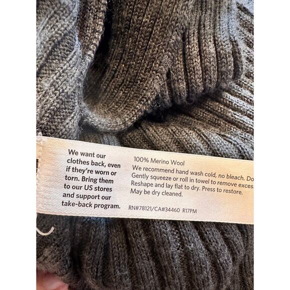 Eileen Fisher 100% Merino Wool Pleated Ribbed Cardigan Gray Size Small - Picture 5 of 5